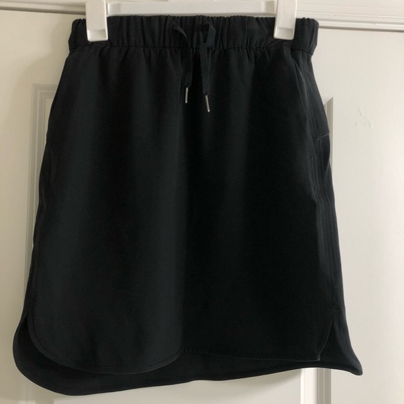 lululemon athletica Dresses & Skirts - Lululemon on the fly skirt